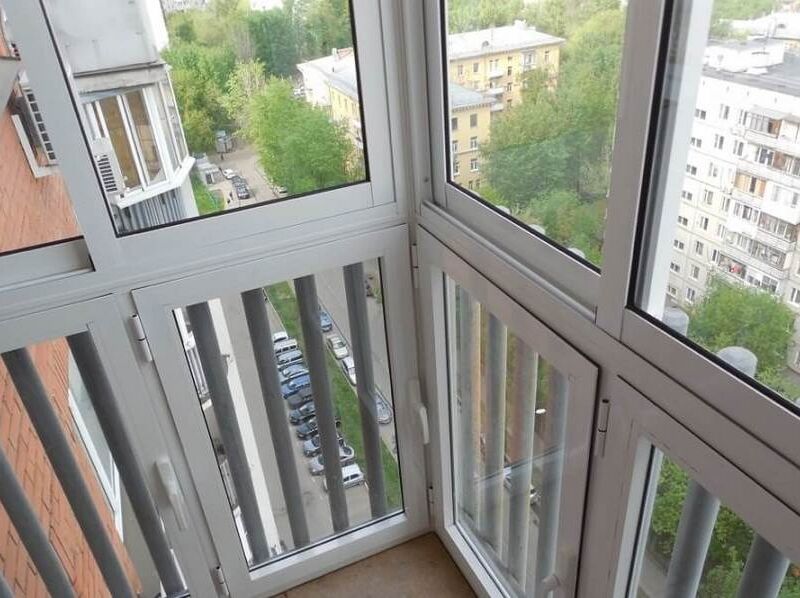 Теплое остекление балкона - фото 137