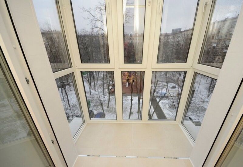 Отделка балконов и лоджий панелями ПВХ - фото 110